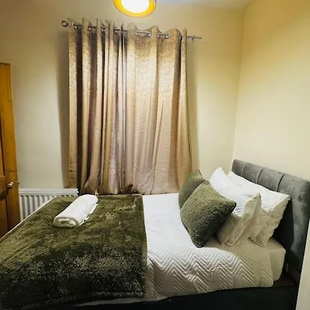Cosy 2 Bedroom House In Leicester- Entire House, Sleeps 5 Exterior photo