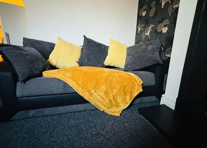 Cosy 2 Bedroom House In Leicester- Entire House, Sleeps 5
