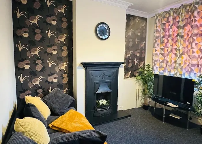 Cosy 2 Bedroom House In Leicester- Entire House, Sleeps 5