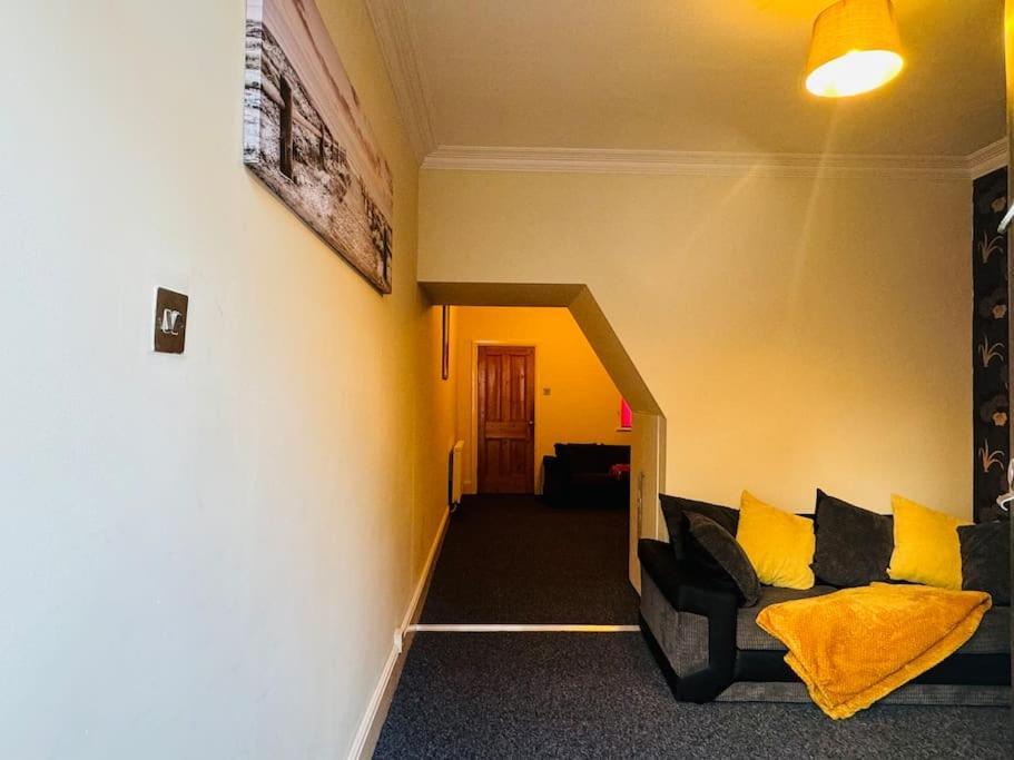 Holiday home Cosy 2 Bedroom House In Leicester- Entire House, Sleeps 5