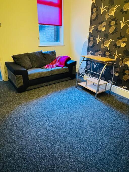 Holiday home Cosy 2 Bedroom House In Leicester- Entire House, Sleeps 5 Leicester