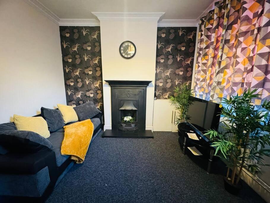 Holiday home Cosy 2 Bedroom House In Leicester- Entire House, Sleeps 5